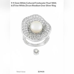 Beautiful White Cultured Fresh Water Pearl Ring Brand New in Original Box